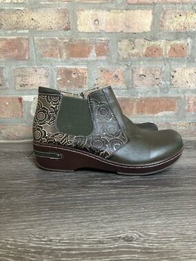 L’Artiste Spring Step Earthbank Olive Green Floral Leather Chelsea Boot